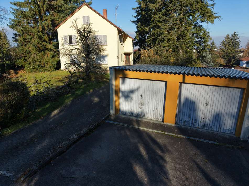 Ansicht Gebäude mit Doppelgara