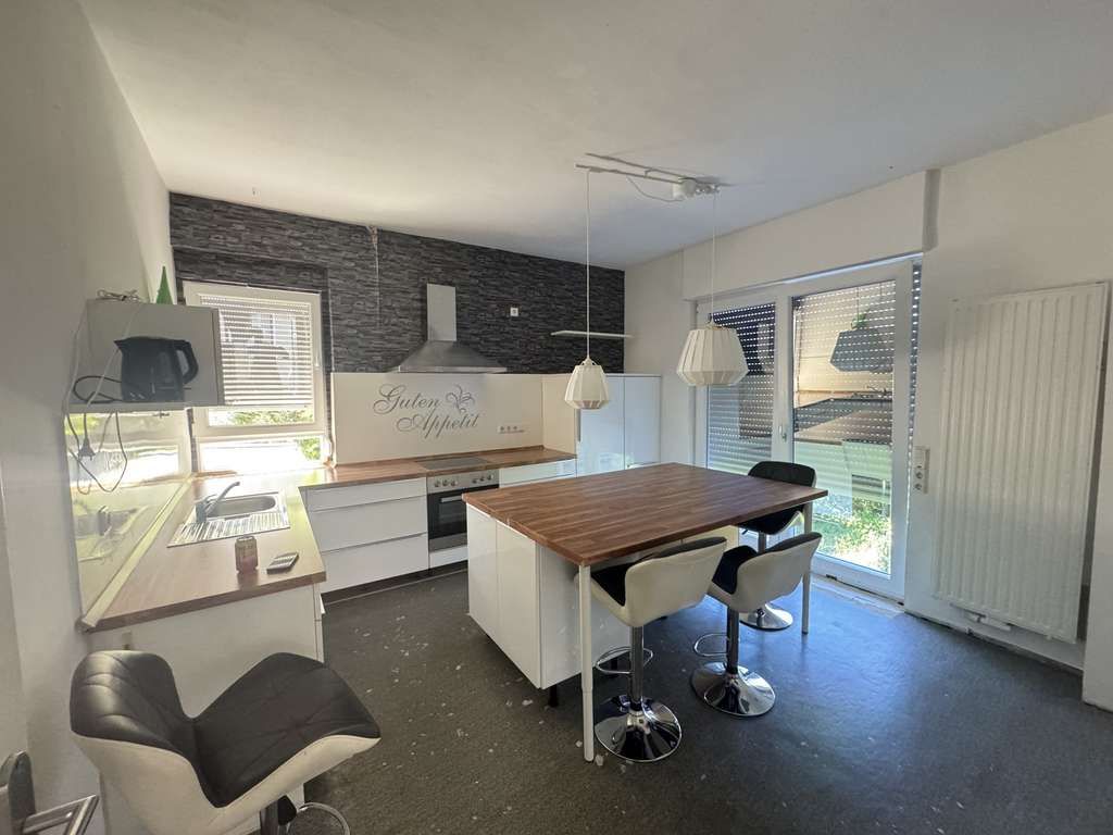 Immobilie in Kirchen (Sieg) - Wohnhaus zentral in Kirchen, Nähe Kindergarten - Bild 1