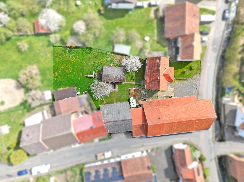 Immobilie in Schauenburg - Restohof - Wohnhaus mit Scheunen - in Schauenburg-Elgershausen - Bild 2