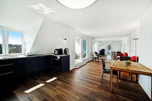 Stilvolle Maisonettewohnung mit besonderem Wohnambiente und sonnigem Balkon – Die vollständige Adresse der Immobilie erhältst du vom Anbieter., 81671 Berg am Laim Ost, München – Vorschaubild 4