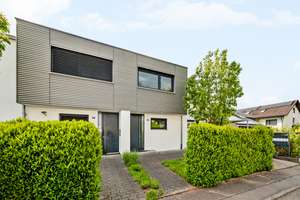 Modernes Wohnen in Ellhofen - DHH mit toller Architektur  – Die vollständige Adresse der Immobilie erhältst du vom Anbieter., 74248 Ellhofen – Vorschaubild 1