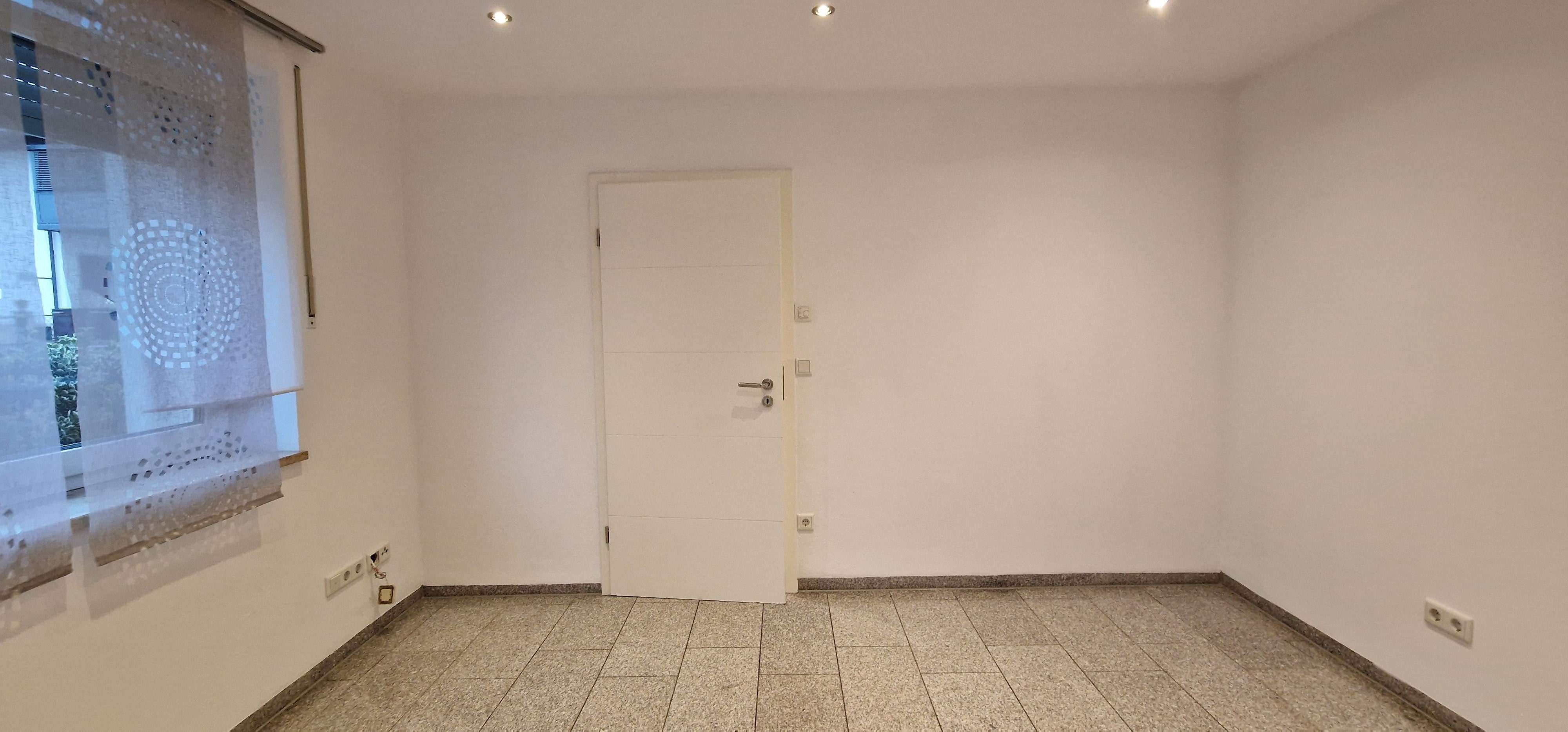 Immobilie in Pöttmes - Außergewöhnliches Einfamilienhaus mit Einliegerwohnung. - Bild 0