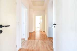Helle 3,5-Zimmer Wohnng mit Loggia über den Dächern von Solingen-Ohligs. – Die vollständige Adresse der Immobilie erhältst du vom Anbieter., 42697 Ohligs/Aufderhöhe/Merscheid, Solingen – Vorschaubild 2