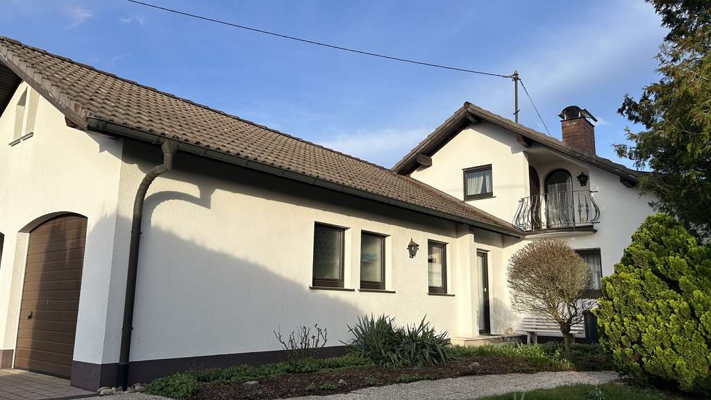 Immobilie in Kreuztal - Großzügiges Einfamilienhaus in bevorzugter Wohnlage von Kreuztal - Bild 1