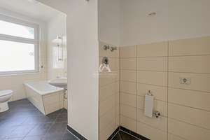 BLICK INS GRÜNE! RUHIG GELEGENE, HELLE UND KLASSISCH SCHÖNE ALTBAUWOHNUNG! PROVISIONSFREI! – Wilsnacker Straße 63, 10559 Moabit, Berlin – Vorschaubild 9