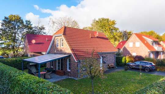 Bild von Hochwertiges Ferienhaus mit Zugang zu privater Badebucht in exklusiver Lage am Badesee