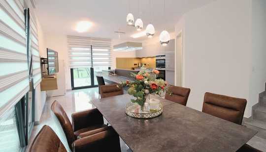 Bild von Lichtdurchfluteter Neubau – moderne Architektur und exklusiver Wohnkomfort