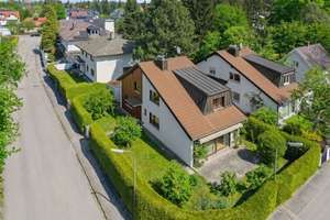 Freistehendes Einfamilienhaus mit Garten und Garage in familienfreundlicher Wohnlage von München – Die vollständige Adresse der Immobilie erhältst du vom Anbieter., 81377 Großhadern, München – Vorschaubild 2