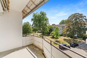 Renovierungsbedürftige 2-Zimmer-Wohnung mit Balkon und großem Gemeinschaftsgarten – Die vollständige Adresse der Immobilie erhältst du vom Anbieter., 40468 Unterrath, Düsseldorf – Vorschaubild 2