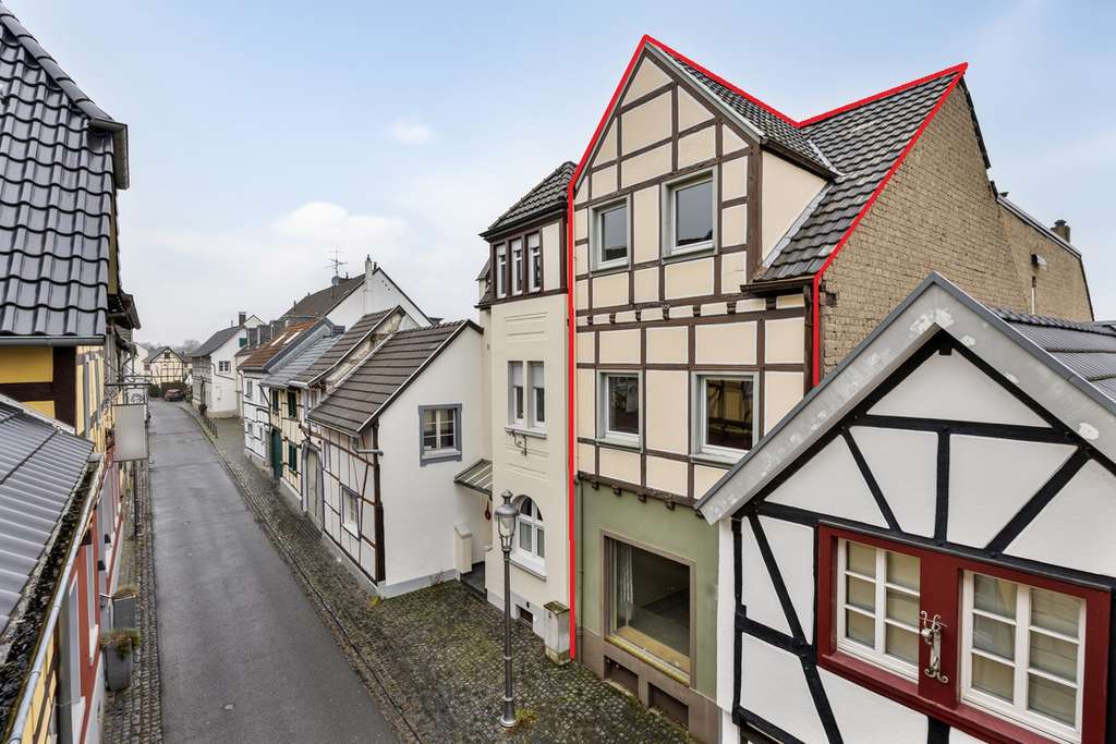 Immobilie in Bonn - Familienhaus mit viel Potential und Siebengebirgsblick - Bild 0