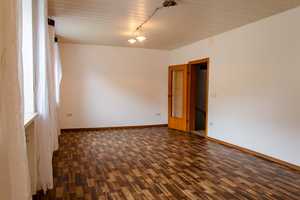 Charmante Doppelhaushälfte mit Garten und Carport in ruhiger Lage von Schnaittenbach – Amberg-Sulzbach (Kreis) – Vorschaubild 11