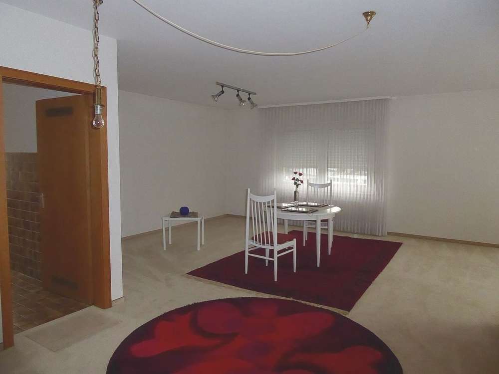 Immobilie in Waldbröl - Wenn Sie gerne Treppen steigen: sonnige Wohnung mit Balkon in gepflegtem Mehrparteienhaus - Bild 0