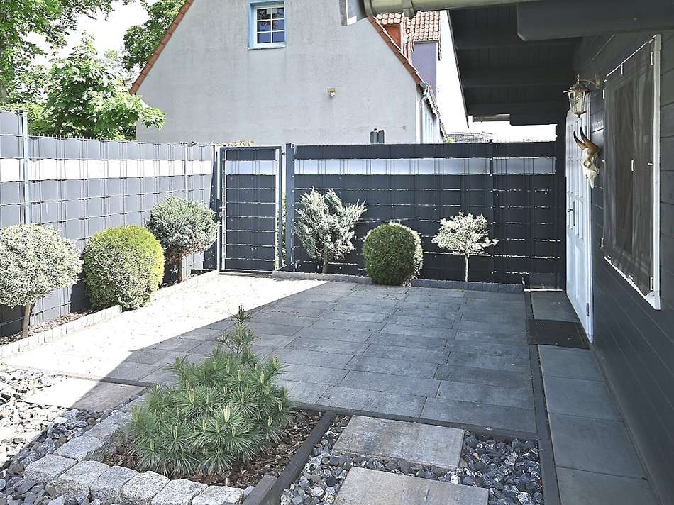 Terrasse am Gartenhaus