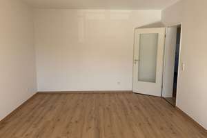 Wohnen im Grünen! 3-Zimmer-Wohnung mit Balkon in Wuppertal-Ronsdorf – Edmund-Strutz-Weg 17, 42369 Ronsdorf, Wuppertal – Vorschaubild 2
