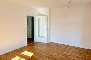 Attraktive 4-Zimmer-Dachgeschosswohnung – Schweinauer Str. 37a, 90439 Sankt Leonhard, Nürnberg – Vorschaubild 3
