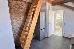Schicke außergewöhnliche DG Wohnung 
