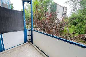 Wohnkomfort in gepflegtem Umfeld | Sanierte 3 RW mit Balkon und inkl. EBK – Eckersbacher Höhe 83, 8066 Eckersbacher Höhe (E1-E4), Zwickau – Vorschaubild 3