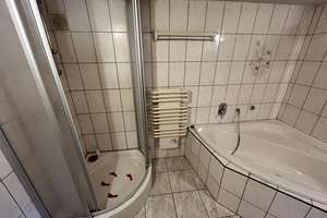 In schöner Ortsrand-/ Aussichtslage: Gepfl. EFH, u. a. mit Wintergarten, Kaminofen, Fußbodenheizung – Alte Weinstraße 33, 98554 Benshausen – Vorschaubild 64