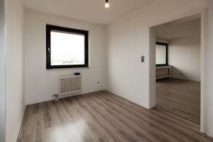 Aussichtsreiche 2,5 Zimmer Wohnung mit Balkon und Einbauküche in fußläufiger Citylage – Kaiserpassage 10, 76133 Innenstadt-West, Karlsruhe – Vorschaubild 6
