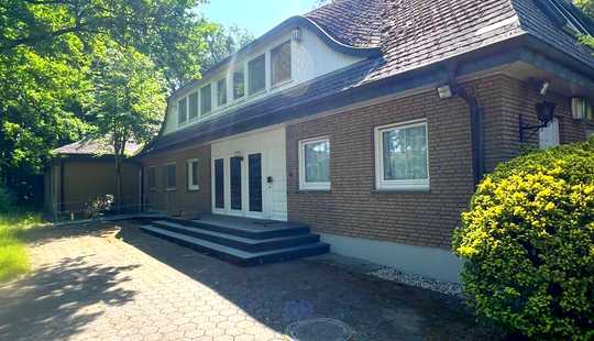 Bild von Exklusive historische Villa mit Schwimmbad in bester Lage von Ehmen