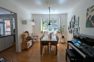 Helle, großzügige 4-Zimmer-Altbauwohnung in Innenstadt, EBK, hochwertige Ausstattung +Pkw-Stellplatz
