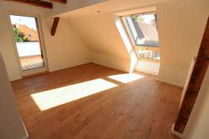 Wunderschöne Dachgeschosswohnung mit viel Charme! Bad mit Wanne und Dusche! Keller! Stellplatz! – Brunnerstraße 3b, 39112 Sudenburg, Magdeburg – Vorschaubild 3