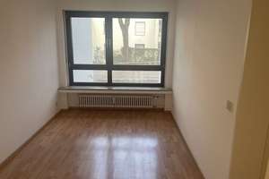 98 m² 4-Zi.-Erdg.-Whg. mit eigenem 115 m² Garten, Großhadern, zur U-Bahn 2 Gehmin., ruhige Lage! – Die vollständige Adresse der Immobilie erhältst du vom Anbieter., 81375 Neuhadern, München – Vorschaubild 8