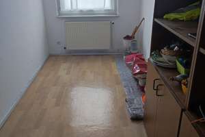 Gepflegte 3,5-Zimmer-Wohnung im 1. OG in Braunschweig Innenstadt – Die vollständige Adresse der Immobilie erhältst du vom Anbieter., 38100 Innenstadt, Braunschweig – Vorschaubild 2