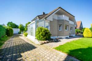 Einfamilienhaus mit Einliegerwohnung in Ostseenähe und traumhaften Grundstück in Scharbeutz – Die vollständige Adresse der Immobilie erhältst du vom Anbieter., 23683 Scharbeutz – Vorschaubild 2