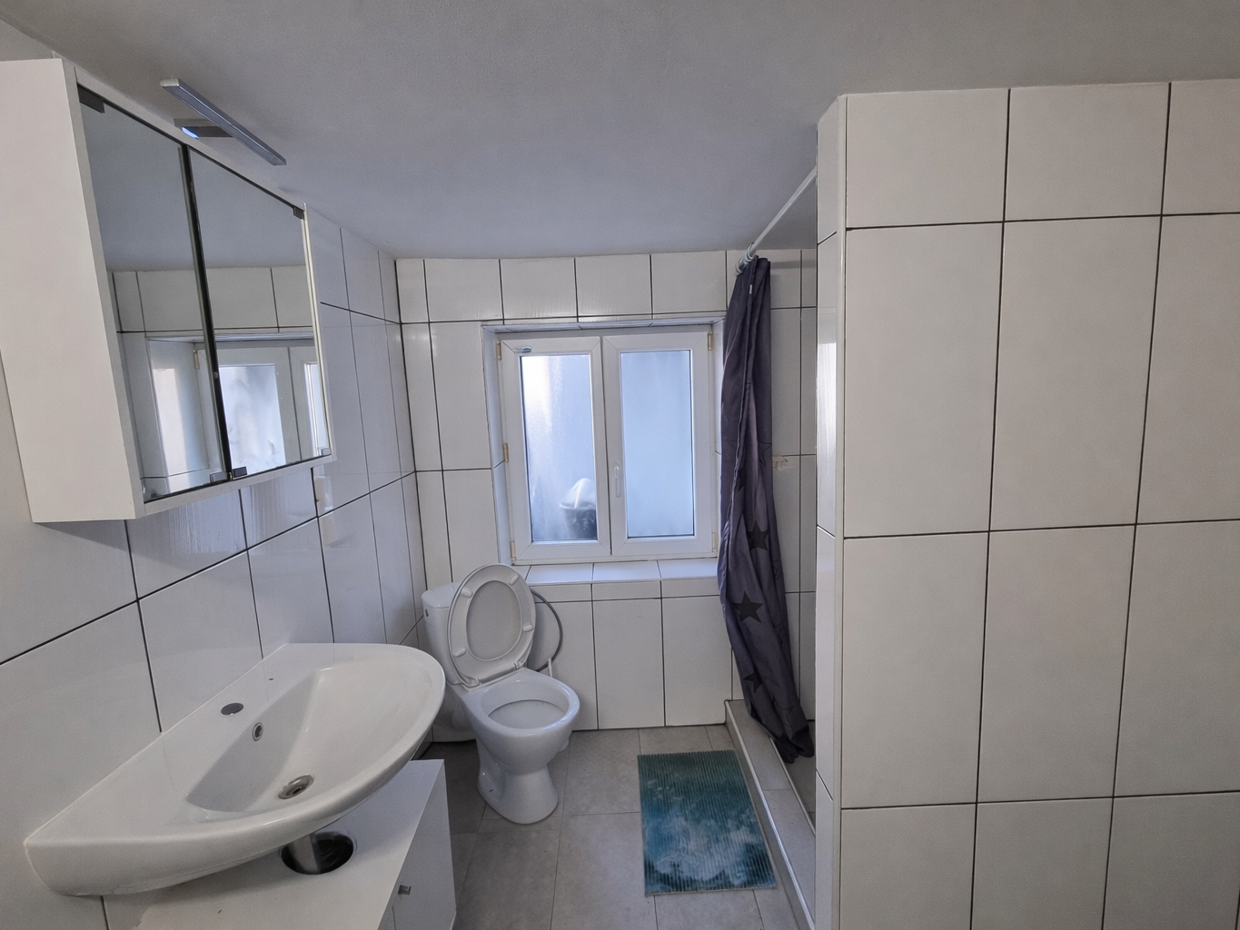 Immobilie in Frontenhausen - Kompakte Doppelhaushälfte inkl. Terrasse und Potenzial im Dachgeschoss in zentraler Lage - Bild 1