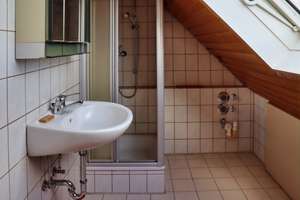 Wohnhaus mit Einliegerwohnung, Garage und Scheune in ruhiger Lage und ländlicher Umgebung. – Die vollständige Adresse der Immobilie erhältst du vom Anbieter., 75389 Neuweiler – Vorschaubild 21