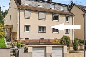 Sonnenberg: Sanierungsbedürftige Doppelhaushälfte mit großem Garten und 2 Garagen