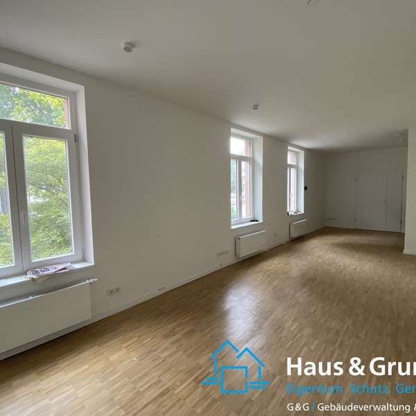 *** gehobene - 1-Zimmer-Wohnung - kernsaniert u. modern - eigener Zugang - TOP Westpark Lage ***