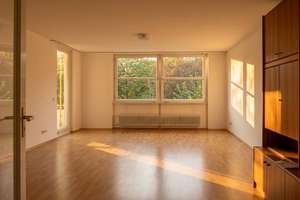 Schöne 4-Zimmer-Wohnung mit sonnigem Balkon und viel Raum zum Leben