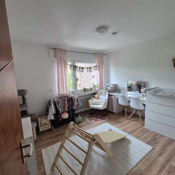 *** helle und schöne 3-Zimmer-Wohnung mit Balkon ***