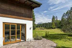 Das Landhaus für die Familie! Rarität: Zweifamilienvilla mit zus. Appartement, Kachelofen & Wellness – Garmisch-Partenkirchen (Kreis) – Vorschaubild 33