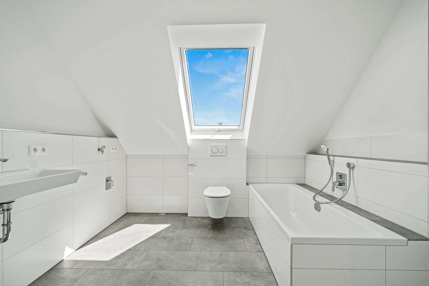 Immobilie in Achstetten - Modernes Wohnen im DG: 3,5-Zimmer-Wohnung mit Balkon und Tageslichtbad in Achstetten - Bild 0