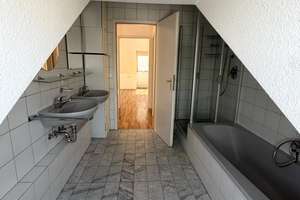 Wunderschöne 2,5 Zi- DG-Wohnung mit Loggia (ca. 93 m²) – Die vollständige Adresse der Immobilie erhältst du vom Anbieter., 70190 Kernerviertel, Stuttgart – Vorschaubild 12