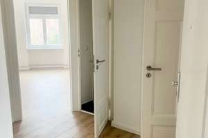 Kernsaniert 2026 auf Neubau-Niveau – stilvolle 2-Zimmer-Wohnung im Zentrum von Biebrich mit Eiche-Pa – Bunsenstr. 1, 65187 Biebrich, Wiesbaden – Vorschaubild 2