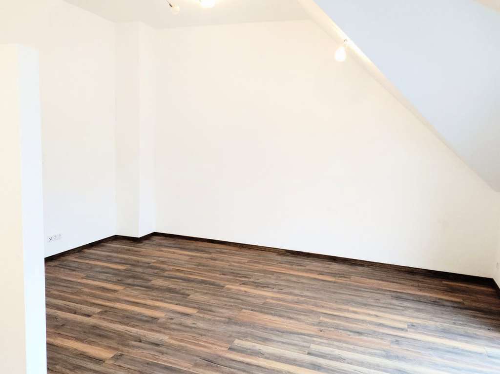 Immobilie in Thierhaupten - +++ Erstklassige Wohnung mit Wohnraumerweiterungsmöglichkeit und eigener Kaminanschluss +++ - Bild 2