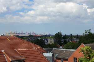 Anfragen NUR per E-Mail. Penthouse - Dachterrasse - Fahrstuhl - Kaminofen - EBK - Brhv. – Hafenstr. 188, 27568 Lehe, Bremerhaven – Vorschaubild 23