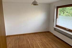 Wohnen/ arbeiten mit Charakter: Geräumiger Bungalow in Bobingen - Straßburg – 86399 Bobingen – Vorschaubild 13