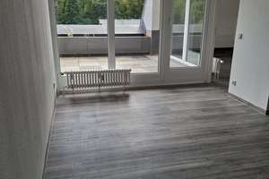 Schöne, helle 4-Zimmer-Wohnung mit großem Balkon