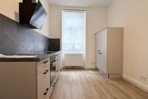 Kernsanierte 2-Zimmer-Altbauwohnung mit neuer Einbauküche im Herzen von Wiesbaden – Moritzstraße 49, 65185 Mitte, Wiesbaden – Vorschaubild 2