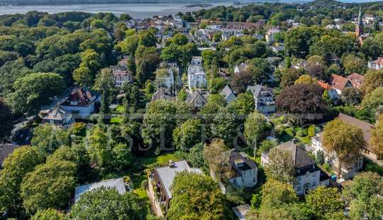 Bild von Wohnen, wo Hamburg am schönsten ist – Familienidylle im Herzen von Blankenese