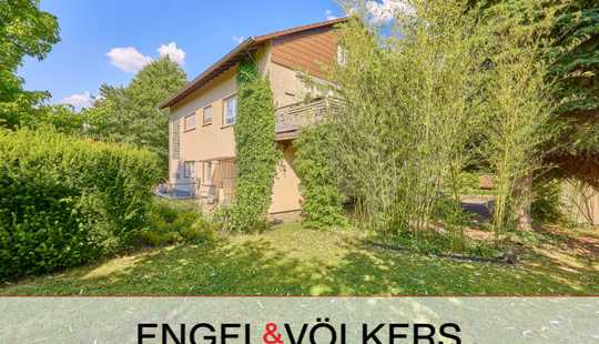 Bild von Mehrgenerationen-/Dreifamilienhaus mit großem Garten und tollem Baumbestand