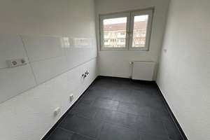Sonnenbalkon - neues Wannenbad mit Fenster - Renoviert - Duisburg Rheinhausen – Lortzingstraße 18, 47226 Rheinhausen-Mitte, Duisburg – Vorschaubild 3