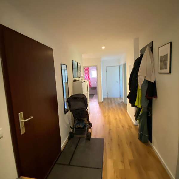 *** Großzügige, helle 5-Zimmer-Erdgeschoss-Wohnung mit Terrasse und Gemeinschaftsgarten ****
