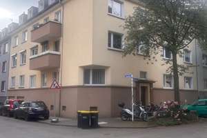Stilvolle, in 2018 kernsanierte DG-Wohnung mit offener Küche, Balkon +  2 Bädern in attraktiver Lage – 45147 Holsterhausen, Essen – Vorschaubild 17