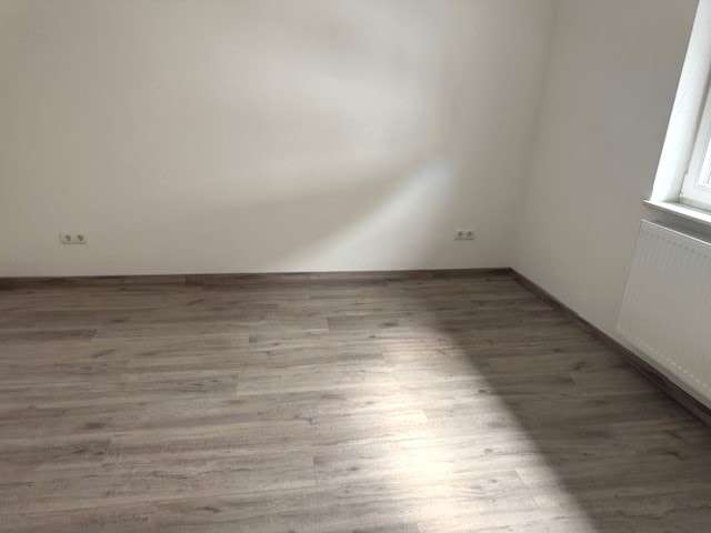 Immobilie in Ochtendung - Kernsanierte Doppelhaushälfte Platz für 2-3 Fahrzeugen in einer Garage - Bild 1